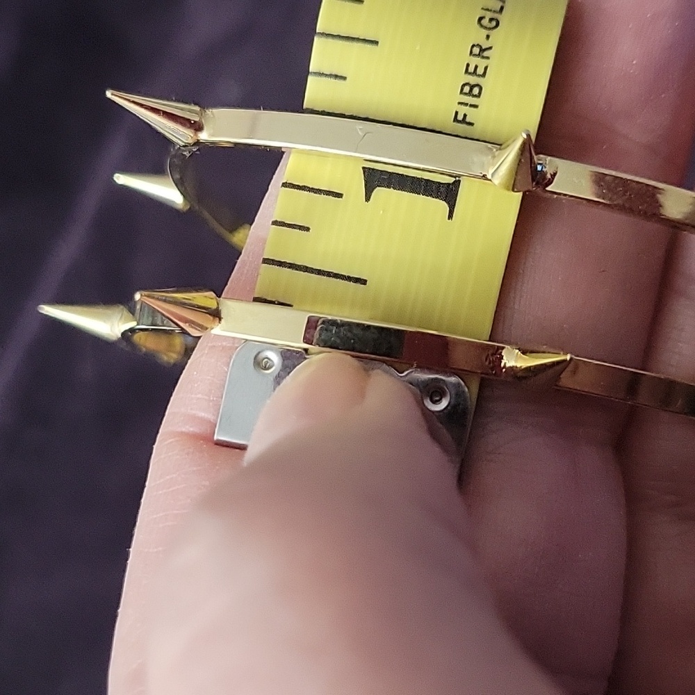 NEW Set  of 2 Goldtone Spike Bangle Bracelets - Picture 5 of 6